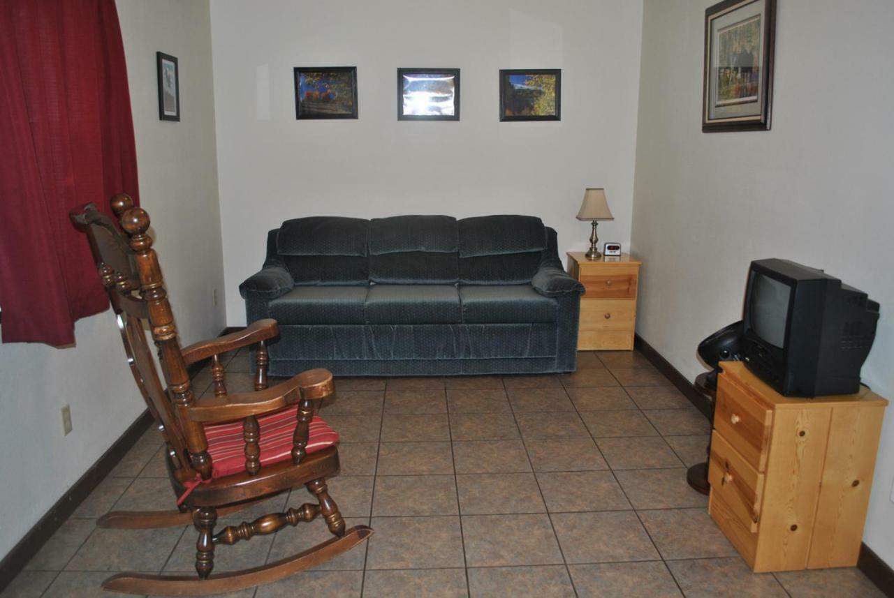 Aspen Inn Fort Klamath 外观 照片